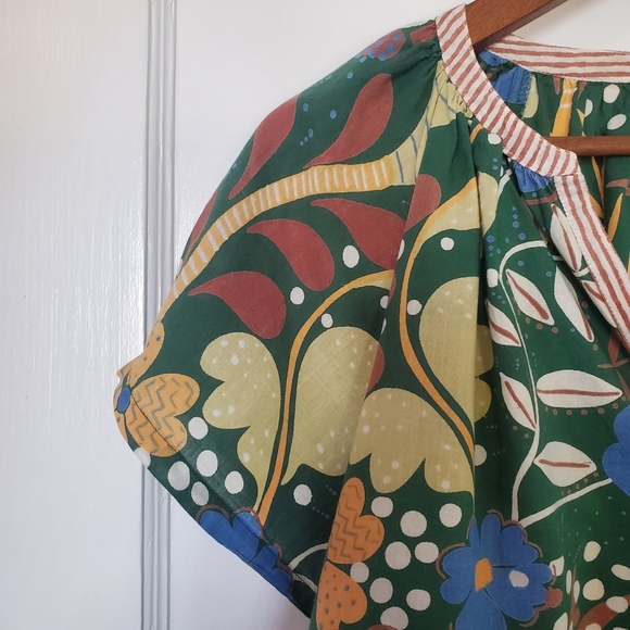 Velvet by Graham Spencer Floral Blouse – Size M – Green/Blue/Brown - Picture 3 of 5